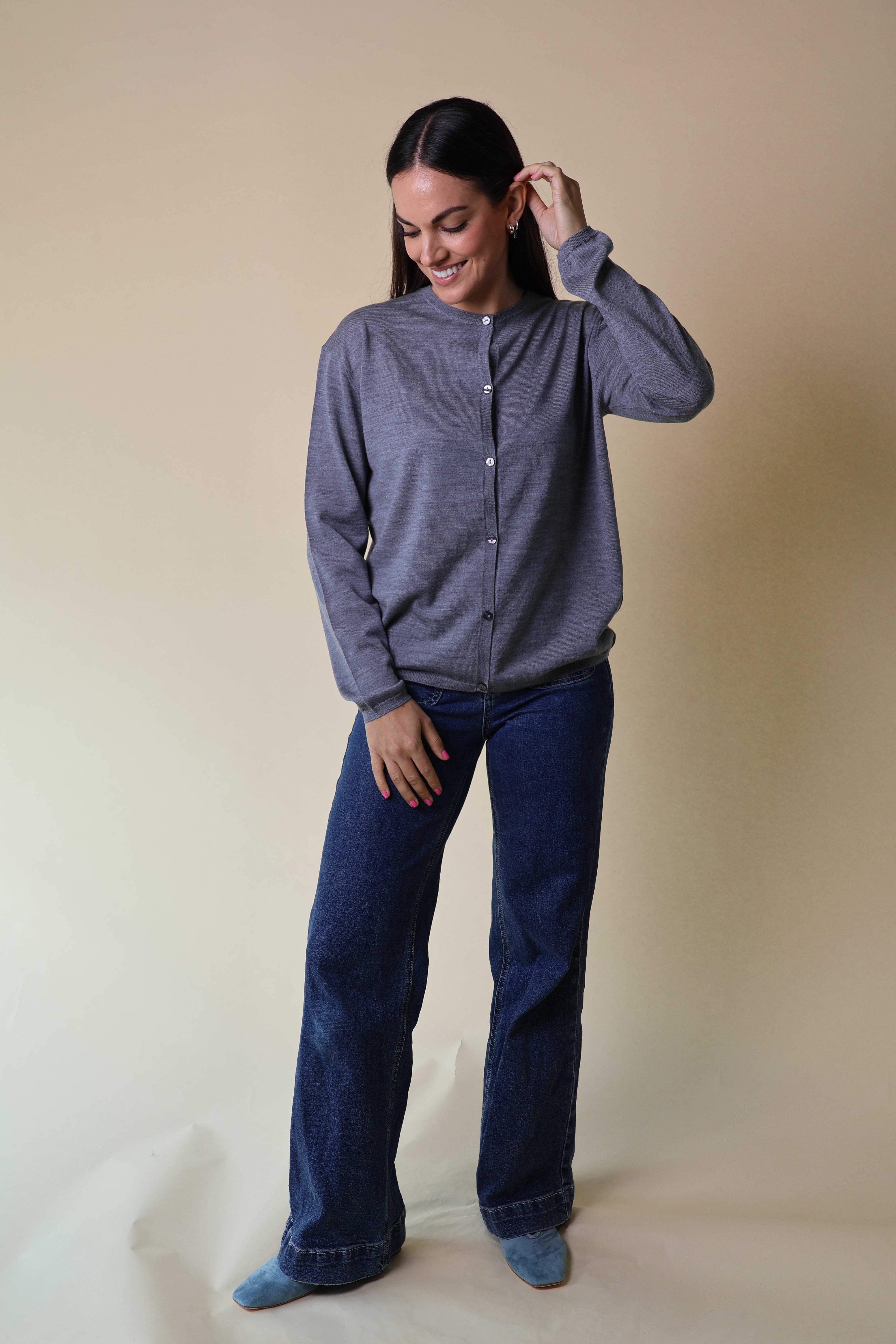 Morganite Cardigan Yarnsmith Greymarle