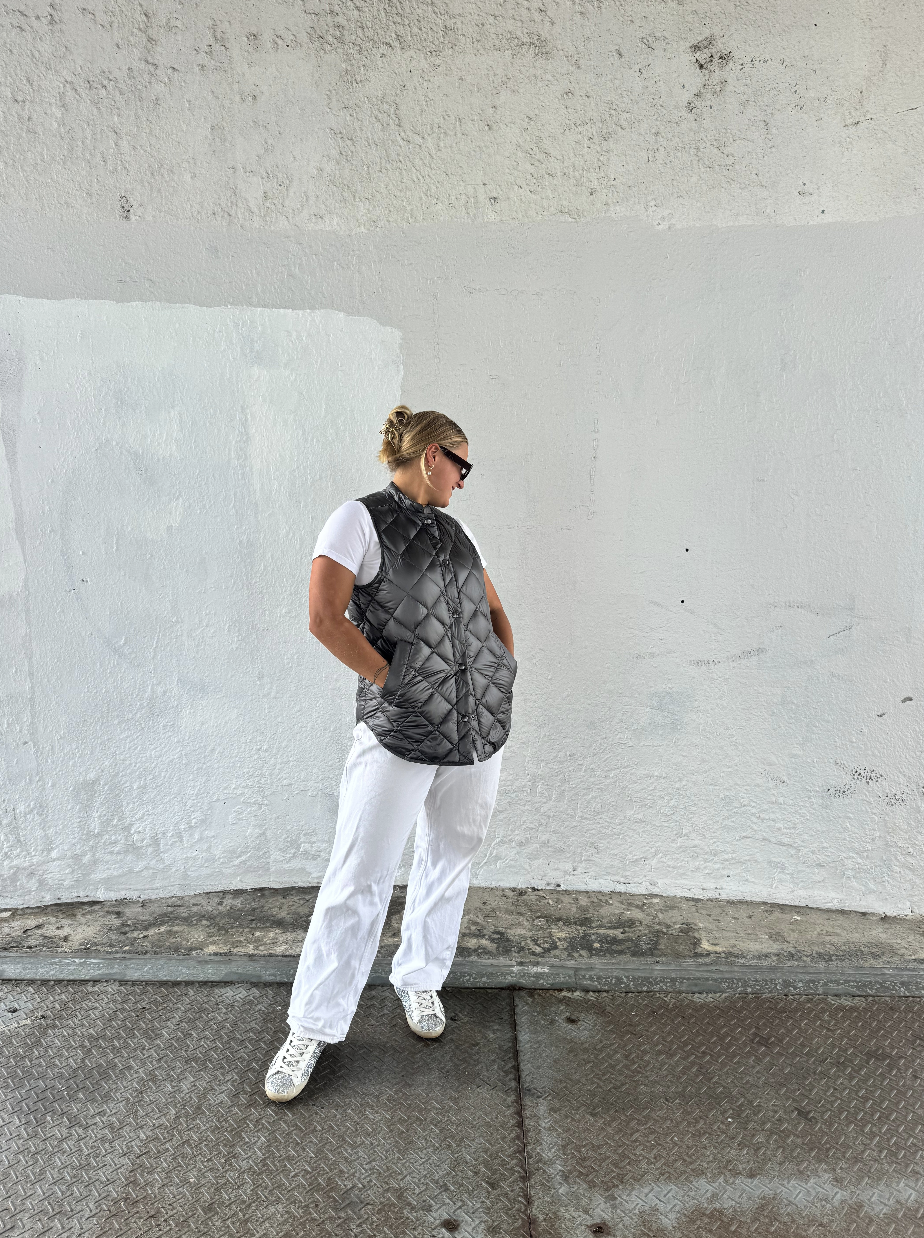 Lumin Lightweight Quilt Vest Silver Velveteen Rabbit
