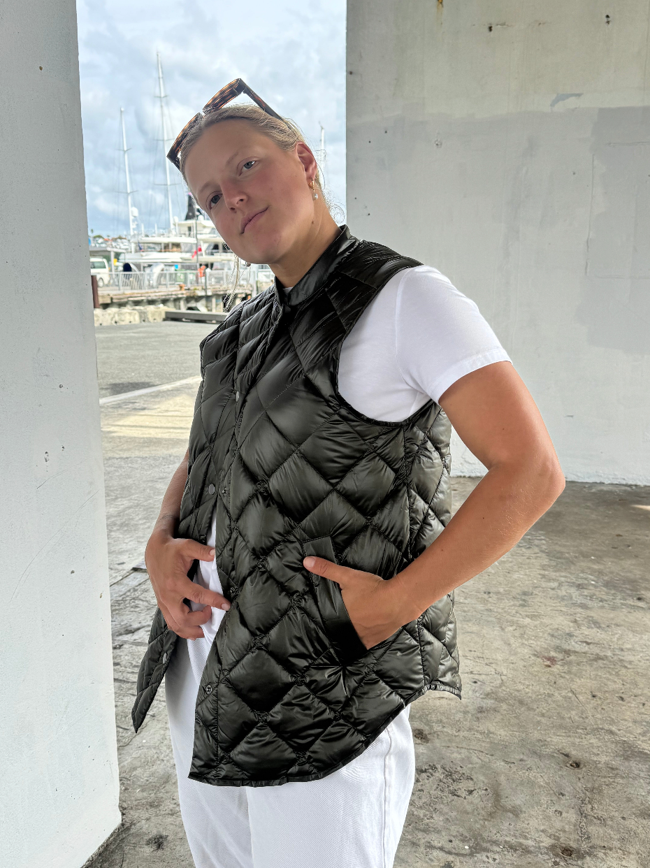 Lumin Lightweight Quilt Vest Green Velveteen Rabbit