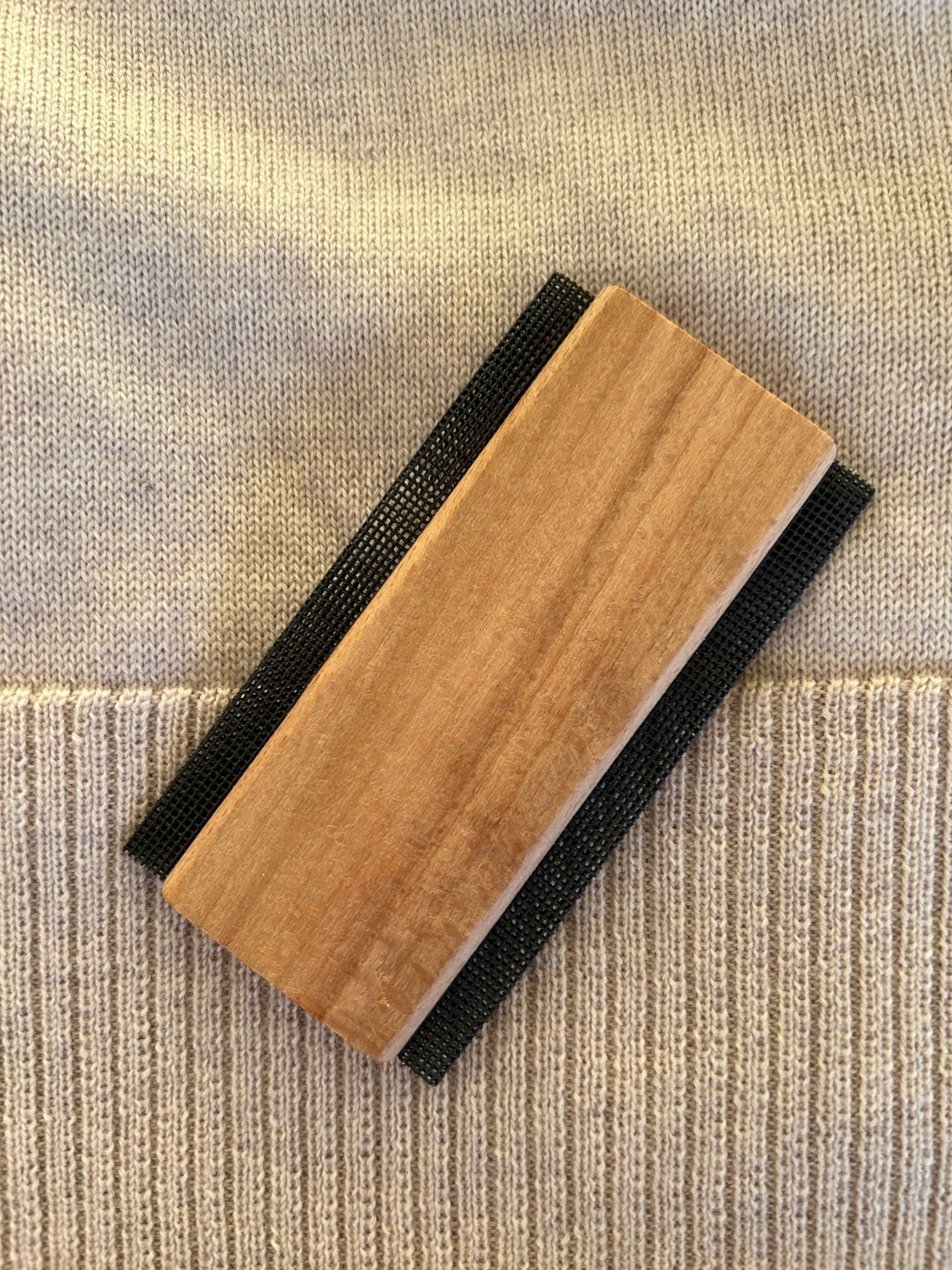 Cashmere Comb Beechwood