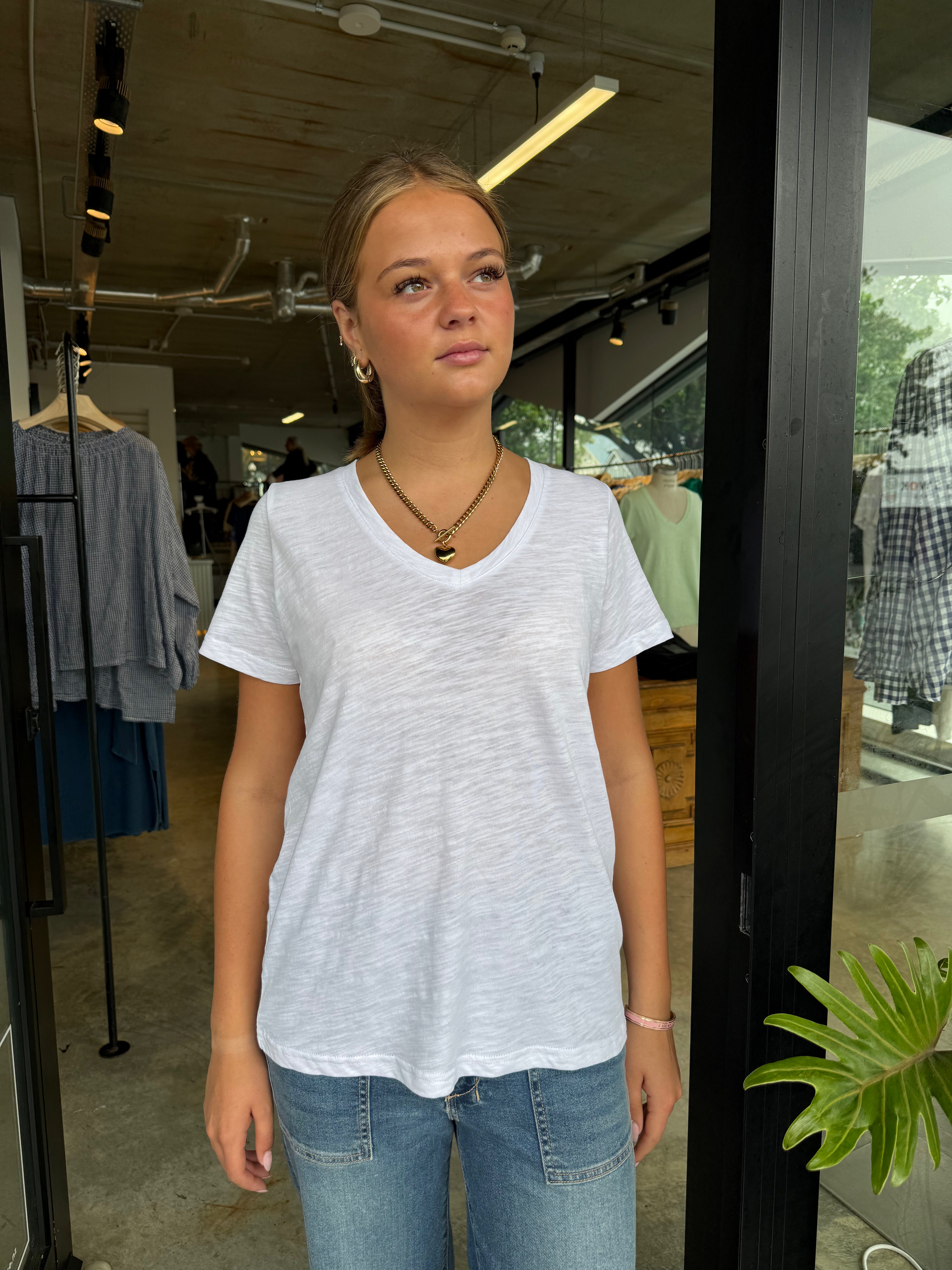Violette V Neck T Shirt Velveteen Rabbit - White