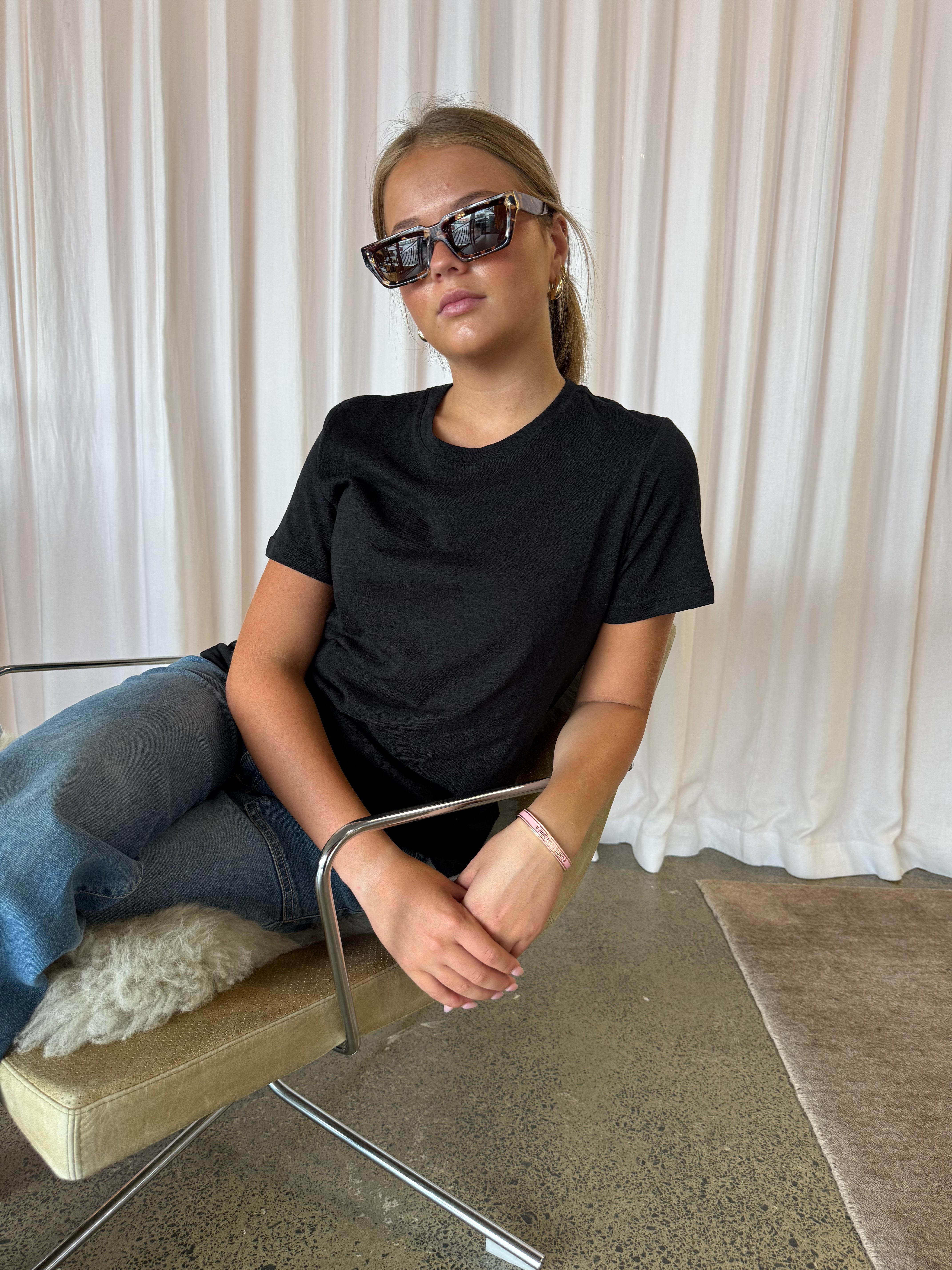 Remy Round  Neck T Shirt Velveteen Rabbit - Black