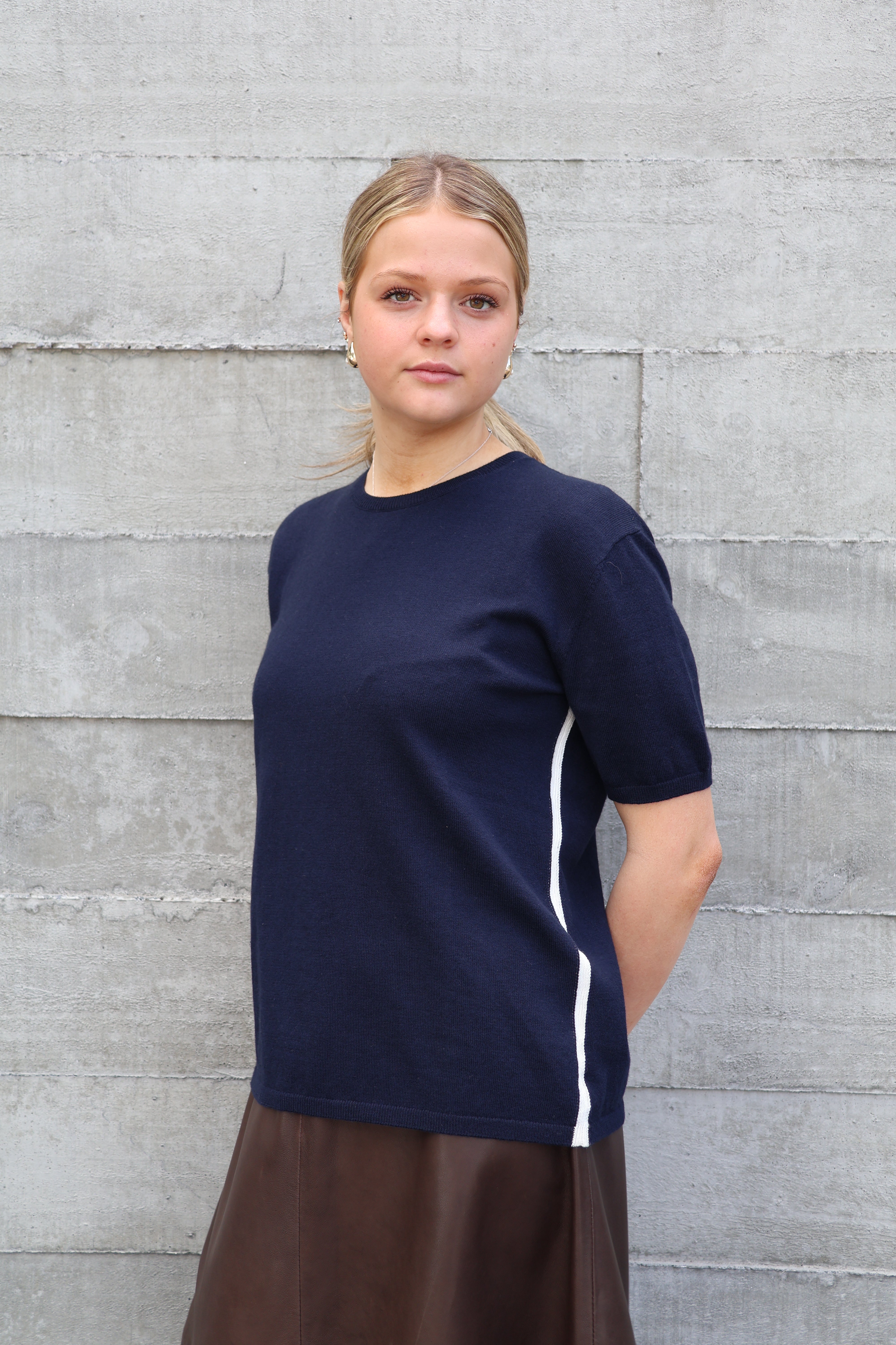 Yarnsmith STRIPE Beryl SS Navy w, White