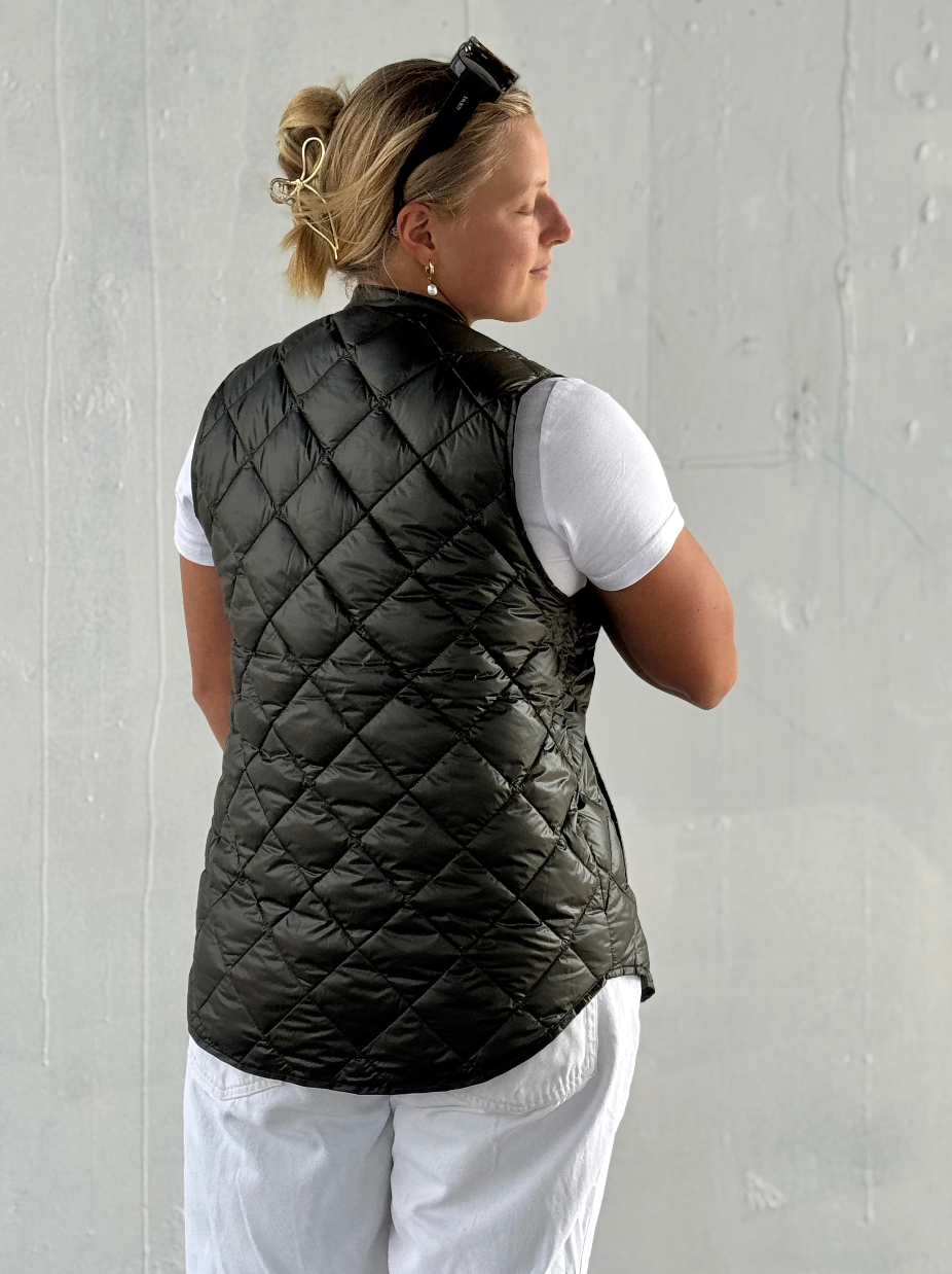 Lumin Lightweight Quilt Vest Green Velveteen Rabbit