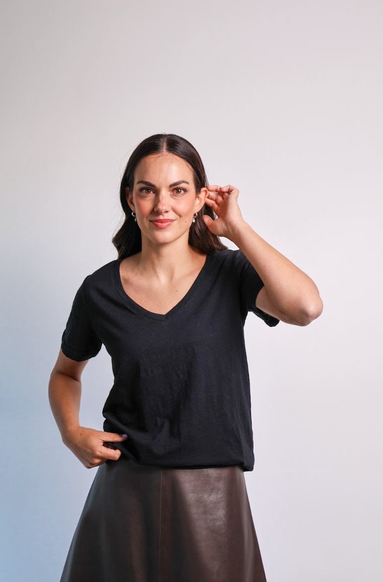 Violette V Neck T Shirt Velveteen Rabbit - Black