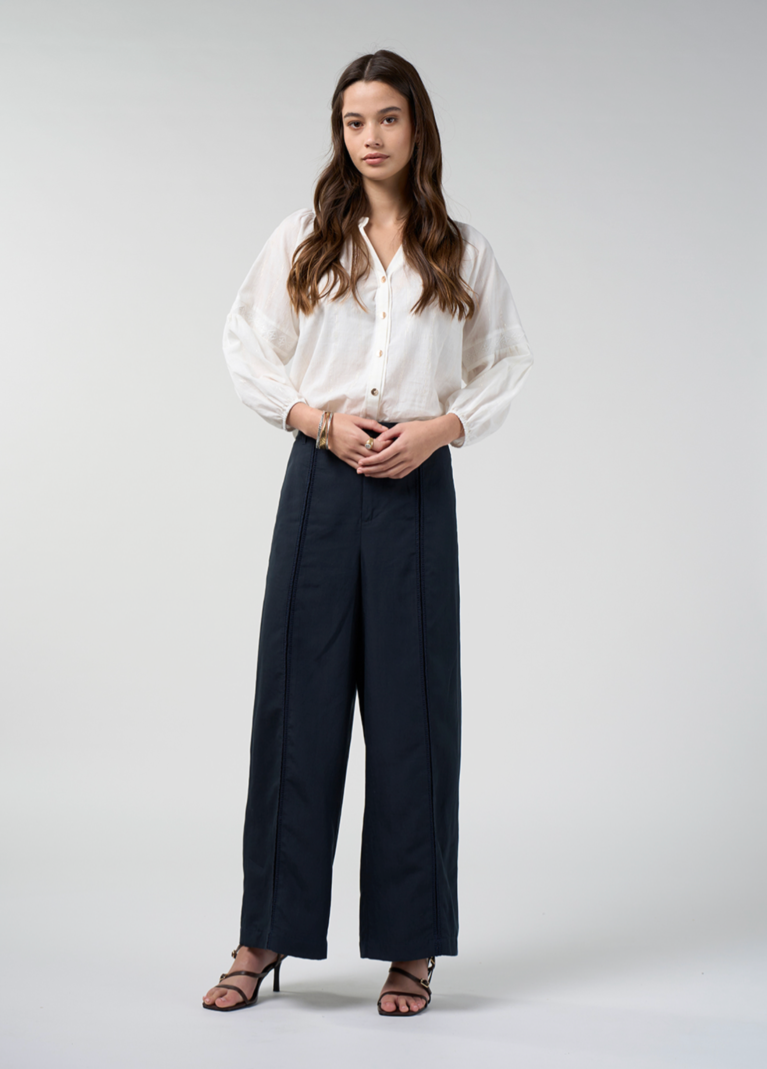 Loobie's Story Meera Pant - Indigo